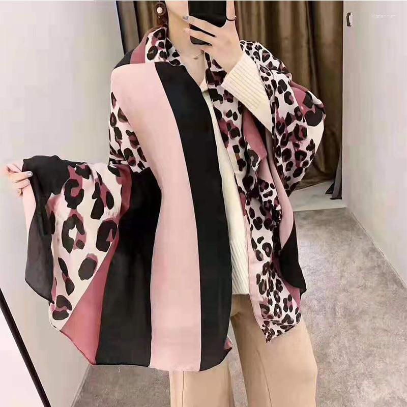 

Scarves 2022 Designer Brand Scarf Women Leopard Print Cotton Hijab Pashmina Lady Shawls Winter Warm Animal Pattern Foulard Beach Stoles