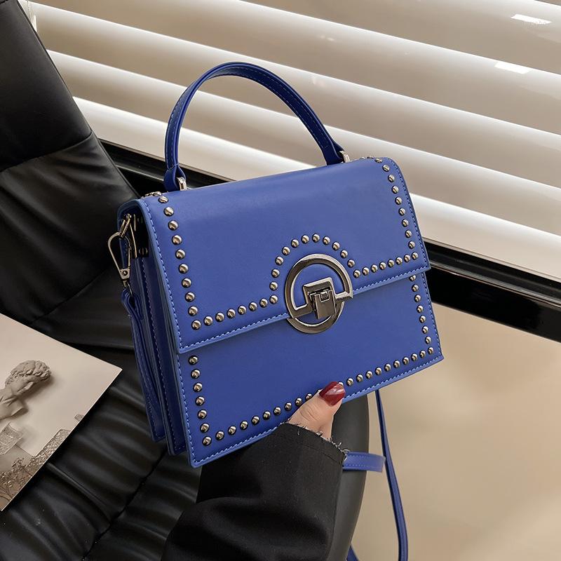 

Evening Bags For Women 2022 Luxury Handbags Bolso Fashion Retro Handbag Female Shoulder Bag Messenger Rivet Decoration, Black