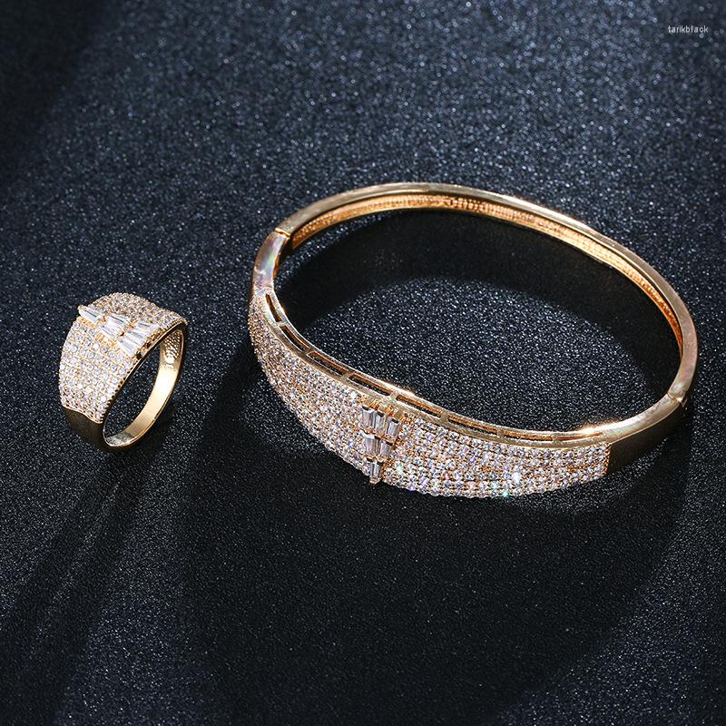 

Necklace Earrings Set Lady 2PCS Mantianxing Personalized Luxury Wide-Face Fashion Bracelet Ring High-Quality Zircon Party Jewelry, Picture shown