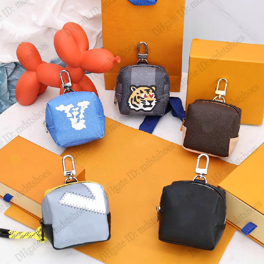 

Color Blocks Squared Pouch Designers Coin Purse Exquisite Mini Accessory Bag Monograms Pattern Small Pocket Key Ring M00739