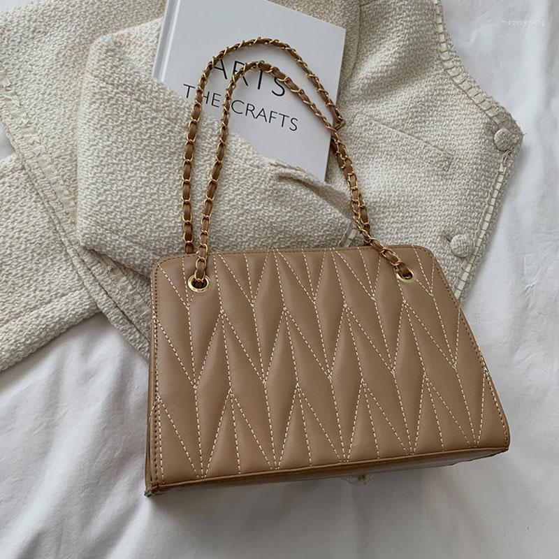 

Evening Bags 2022 Chain Handbags For Women Casual Embroidery Thread Winter Female Crossbody Bag Simple Style Single-Shoulder, Black