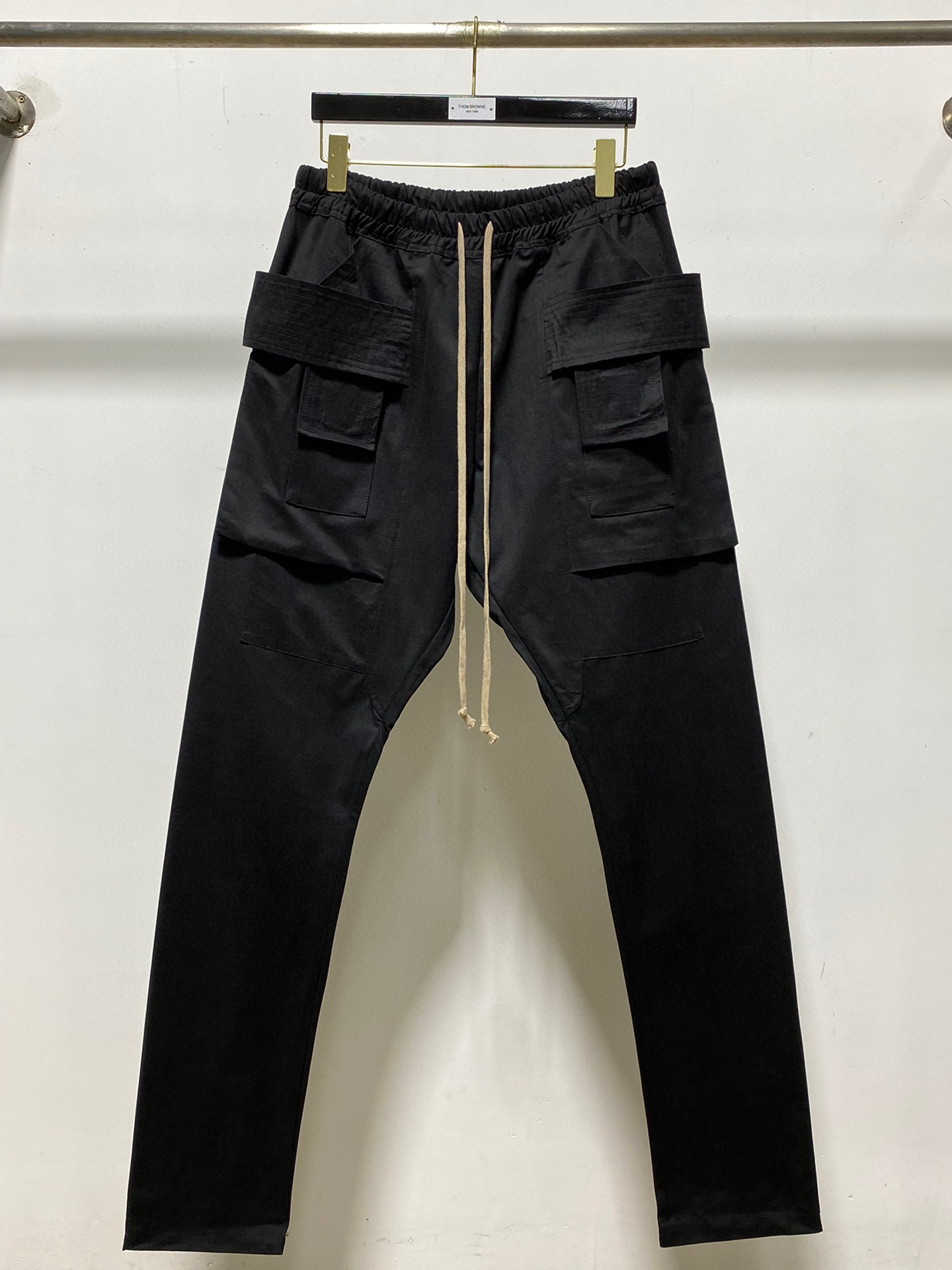 

Fashion mens jeans designer black mens pants High Street strips Sweatpants Men Trousers Streetwear Unisex beggar straight loose Joggers pantalones para hombre