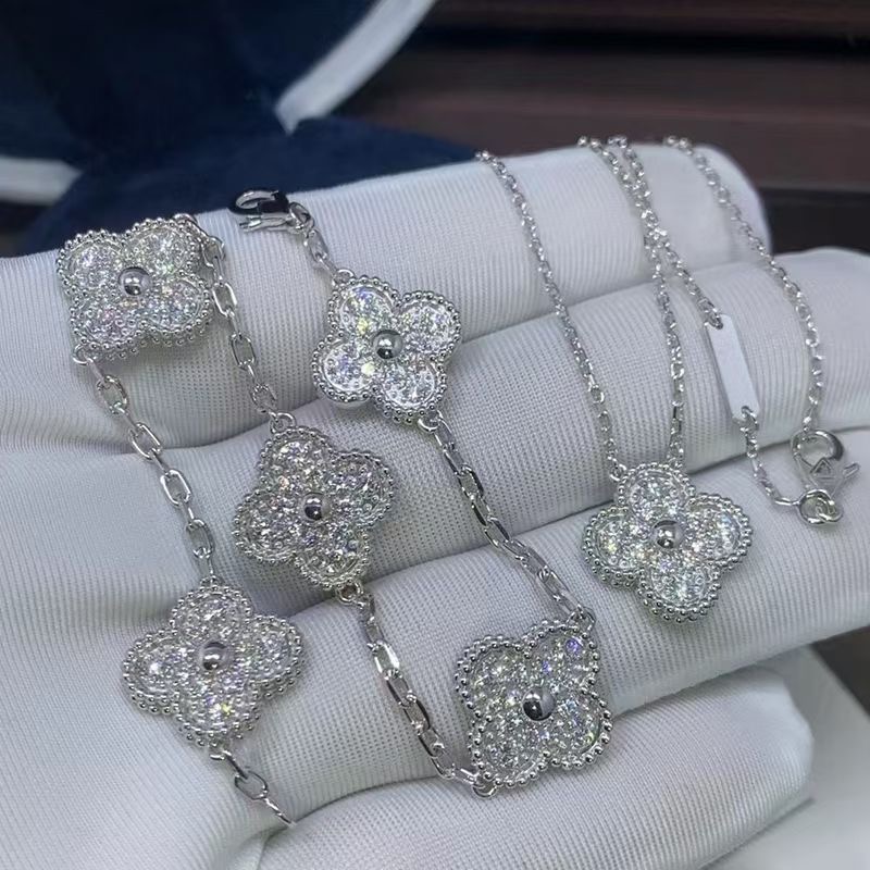 Luxury VAN Clover Designer Love Necklace Ring Mother of Pearl Sweet Blue Shell 18K Gold 4 Leaf Flower Brand Bangle Charm Diamond Bracelet A Jewelry