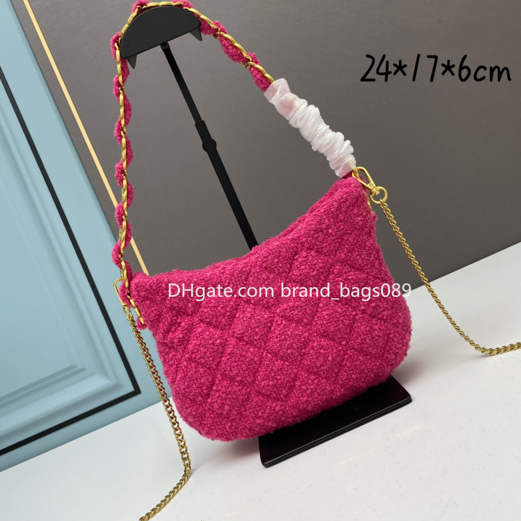 

2022 New Lambs Wool Tote Bag Axillary Package Fashion Woolen Small Furry bags 7A Quality Designer Shoulder Bag Women's Handbags Christmas Gift Winter Fluff Purse, Box