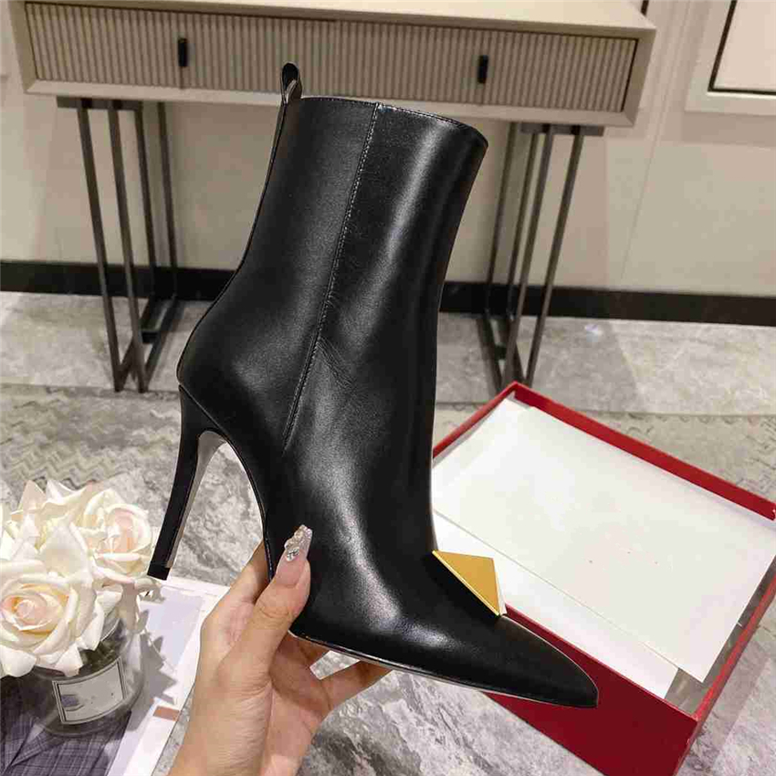 

Top Design Winter Boots Fashion Women Valentinoity Vintage Decorative Leather Cotton Cloth Wool Warm Keeping High Heel Thick Sole Snow Flat Socks Shoes 04-06