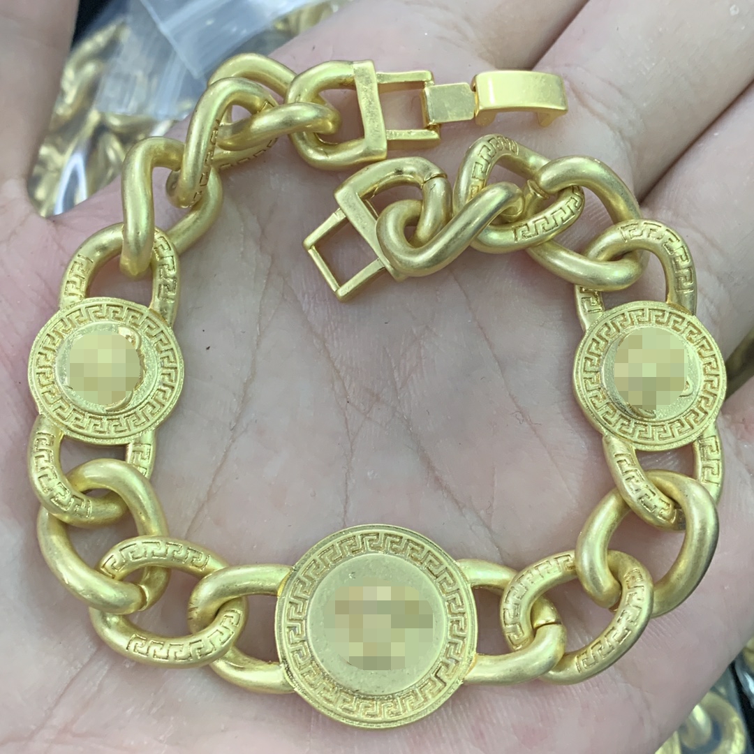 

Europe America Style Bracelets Thick Chain Bangle Greece Meander Pattern Banshe Medusa Portrait 18K Gold Plated Jewelry Women Festive Party Gifts MB3 --09