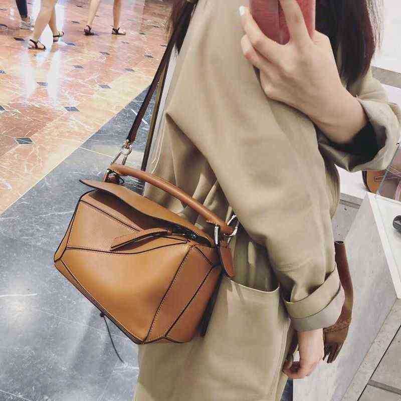 Designer Luxury Women Sac Lowe Handbags Totes Femmes Crossbody Fody Loulous Puzz Handbag Loweitys 5A Quality Cubi Capity Capacit← de mode Sacs Vo