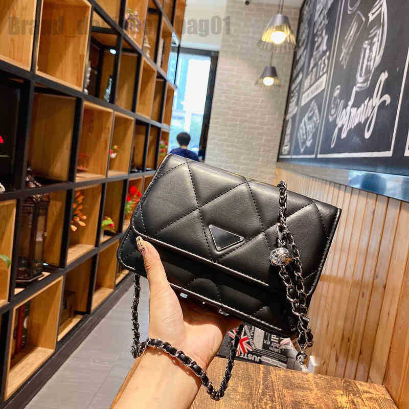 

2023 New Cross Body Luxury Brand New Classic Leather Chain Bag Fashion Diamond Lattice Bag Design Bags Female Shoulder Messenger Flap Bag 110822H