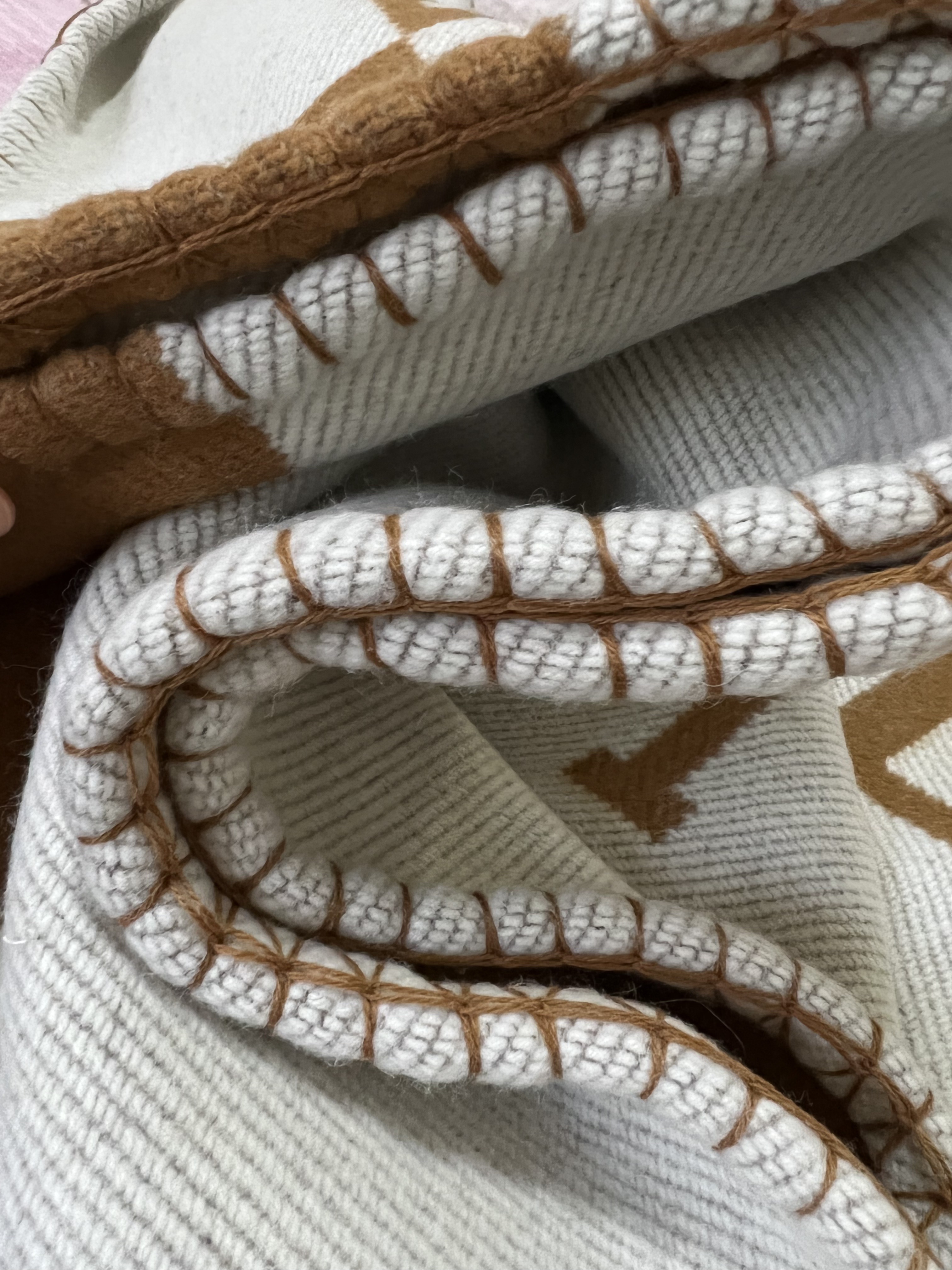 

TOP QUAILTY Camel Blanket Design Wool and Cashmere Horse Soft Have Tags for Beds Sofa Plaid Fabric Air Conditioning Travel