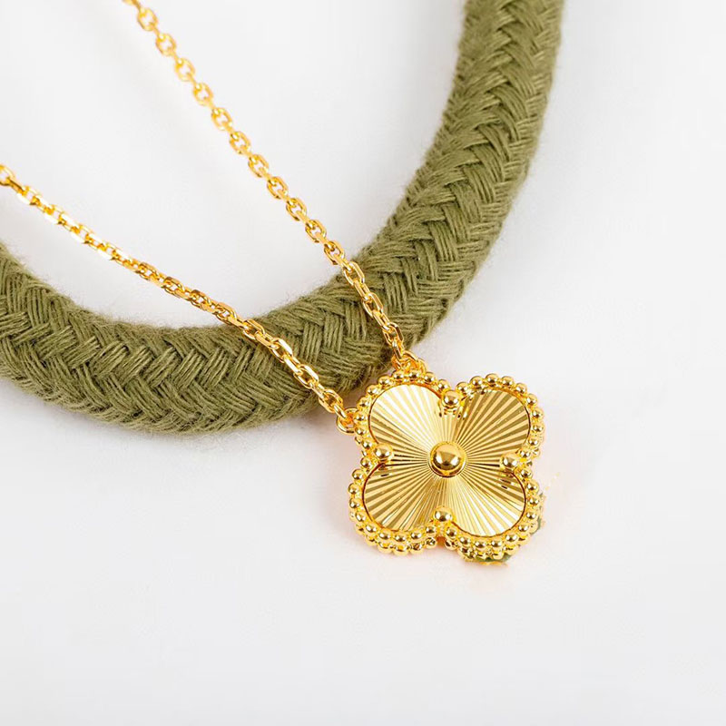 

S925 sterling silver classic clover designer pendant necklace for women luxury brand 4 leaf laser short choker necklaces wedding jewelry gift
