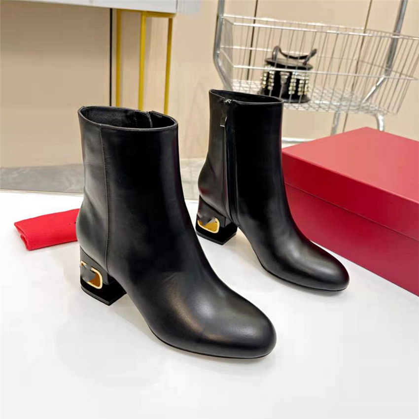 

Top Design Winter Boots Fashion Women Valentinoity Vintage Decorative Leather Cotton Cloth Wool Warm Keeping High Heel Thick Sole Snow Flat Socks Shoes 04-010