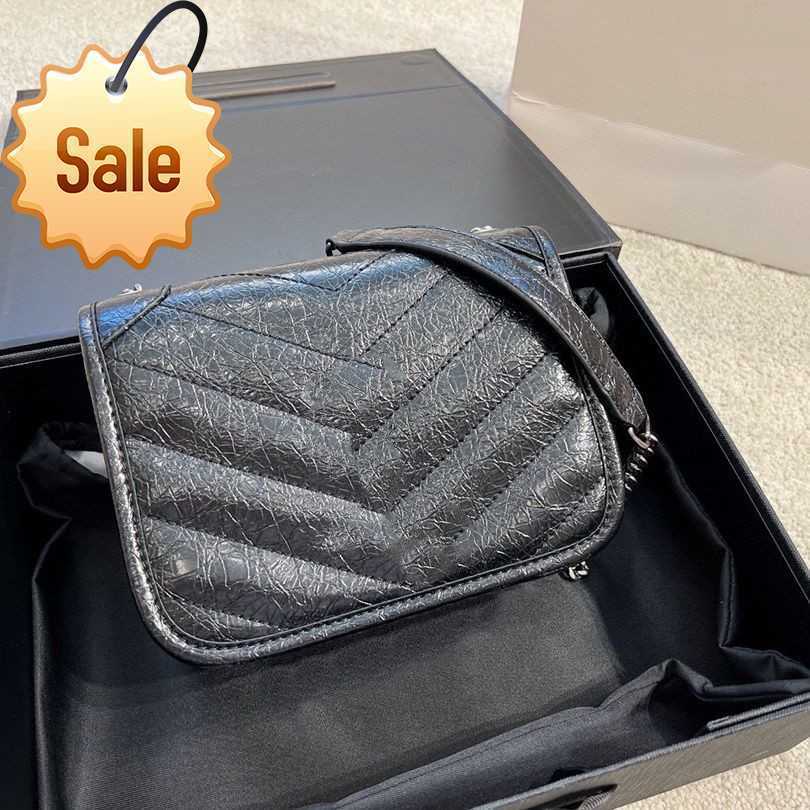 

Women's Luxury Designer Shoulder Bags New Fashion Messenger Clamshell Oil Wax Leather Stone Chain Diagonal Cross Bag Manufacturers Direct Sale, Black