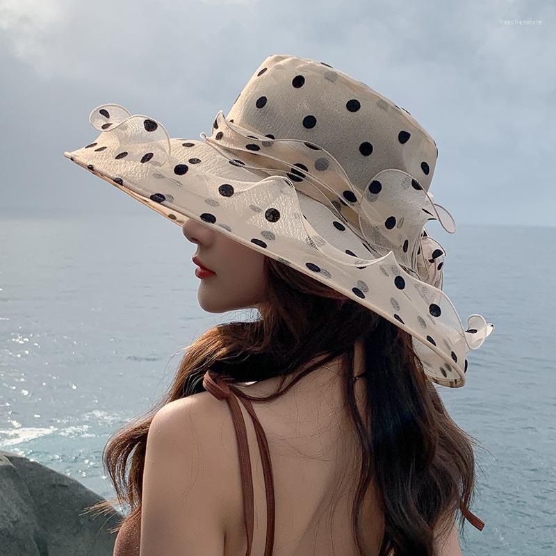 

Berets Unique Design Sun Hats For Women Wide Brim Classic Black Polka Dots Bucket Hat Ladies Foldable Breathable Beach Caps, White