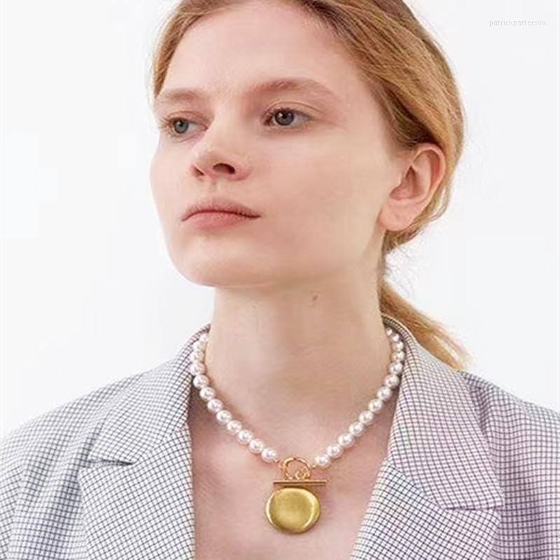 

Pendant Necklaces Baroque White Pearl Beaded Gold Color Round Locket Sweater Chain Necklace Fashion Jewelery Colar Boho Women Girl Gift