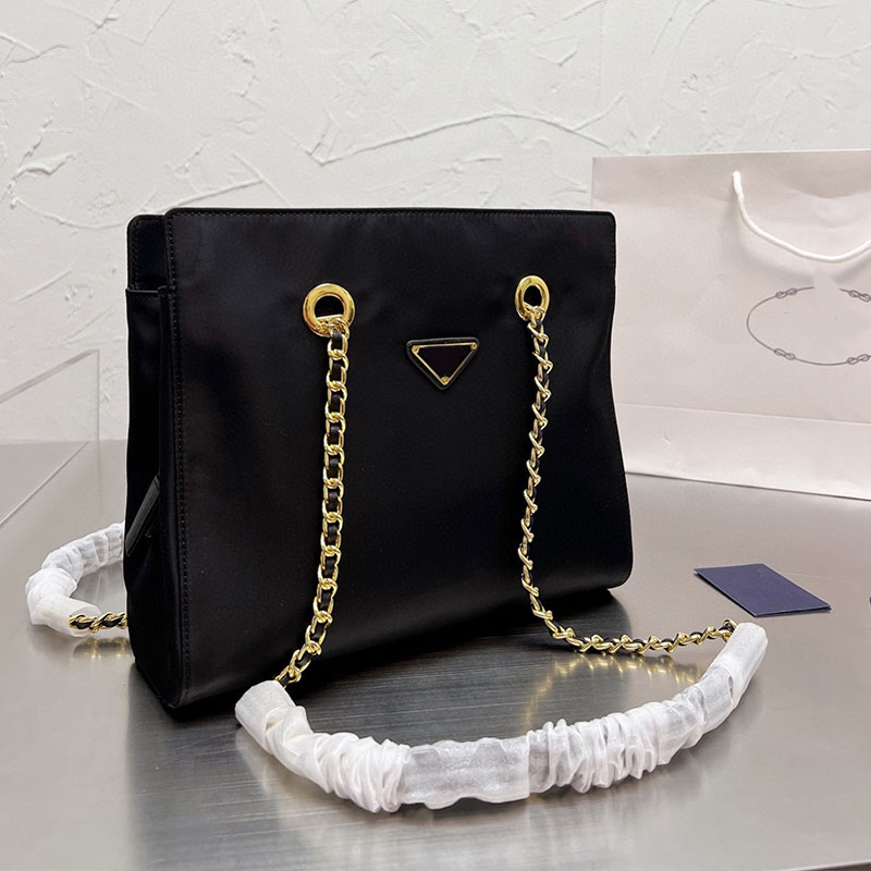 

Chains Shoulder Bag Nylon Tote Bag Women Handbag Purse Plain Triangle Hardware Decoration Fashion Letters Internal Zipper Large Capacity Lady Handbags Package, Black