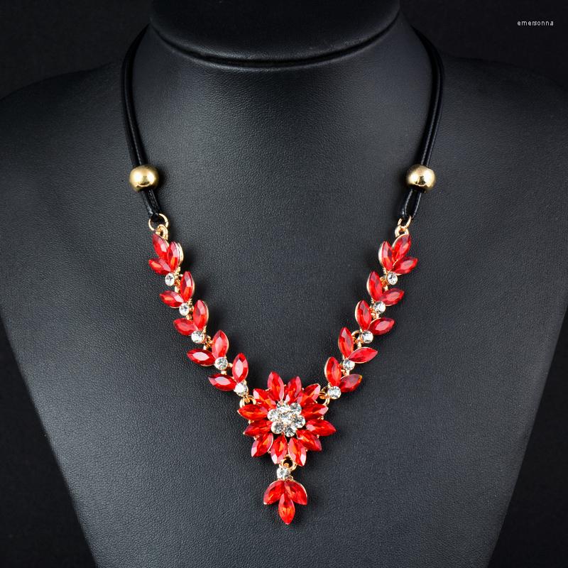 

Choker LEEKER Retro Red White Cubic Zirconia Flower Pendant Necklace With Black Leather Chain On Neck Women Statement Jewelry 766 LK2
