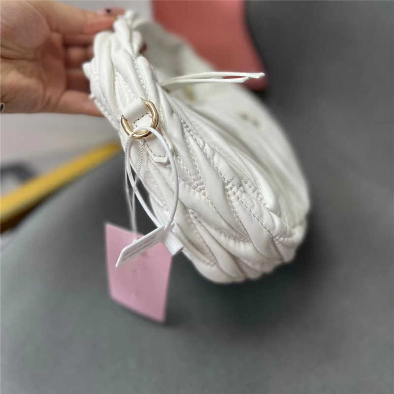 

Shoulder Bags Designer Fashion MM Handbags Wrist Mm New 2022 Pleated Handheld Hobo Underarm One Oblique Cross Crescent VJ8N Young Chic Satin Simple Ni, Black