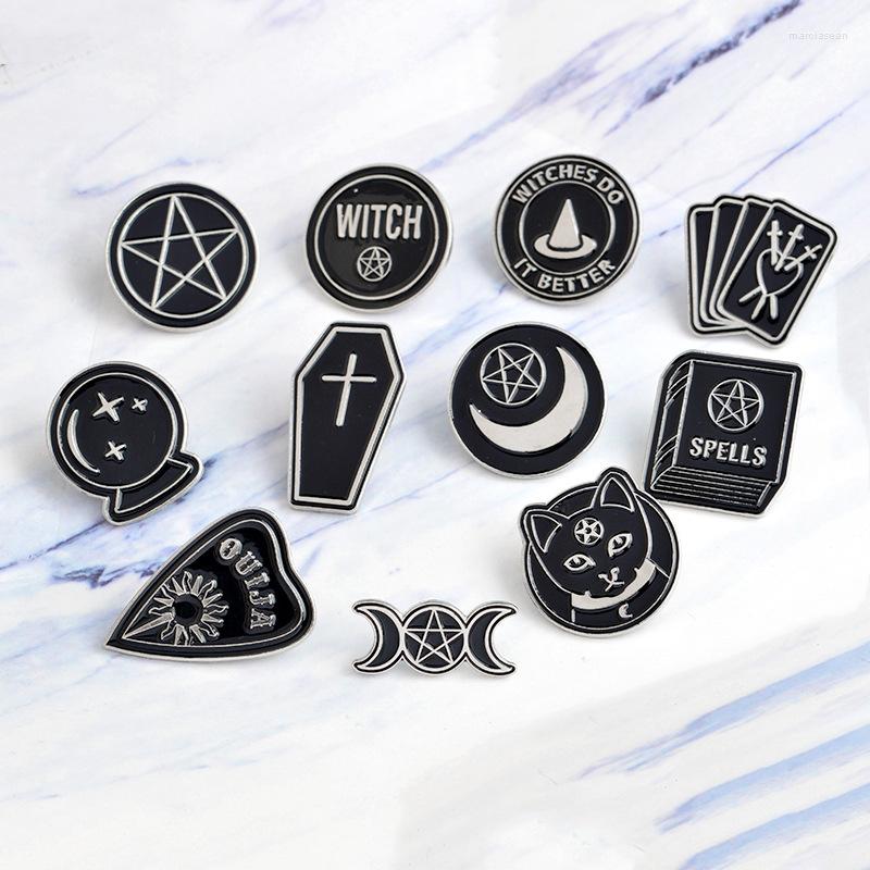 

Brooches Halloween Party Accessories Punk Black Spells Witch Coffin Enamel Lapel Pin Pumpkin Magical Hat Metal Brooch Badge Jewelry Gifts