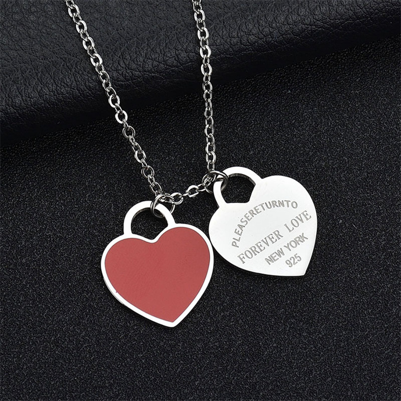 

New Luxury designer necklaces Double heart Fashion Charm Jewelry simple Peach Hearts Round Necklaces women Design Ladies Silver Pendant Christmas gift