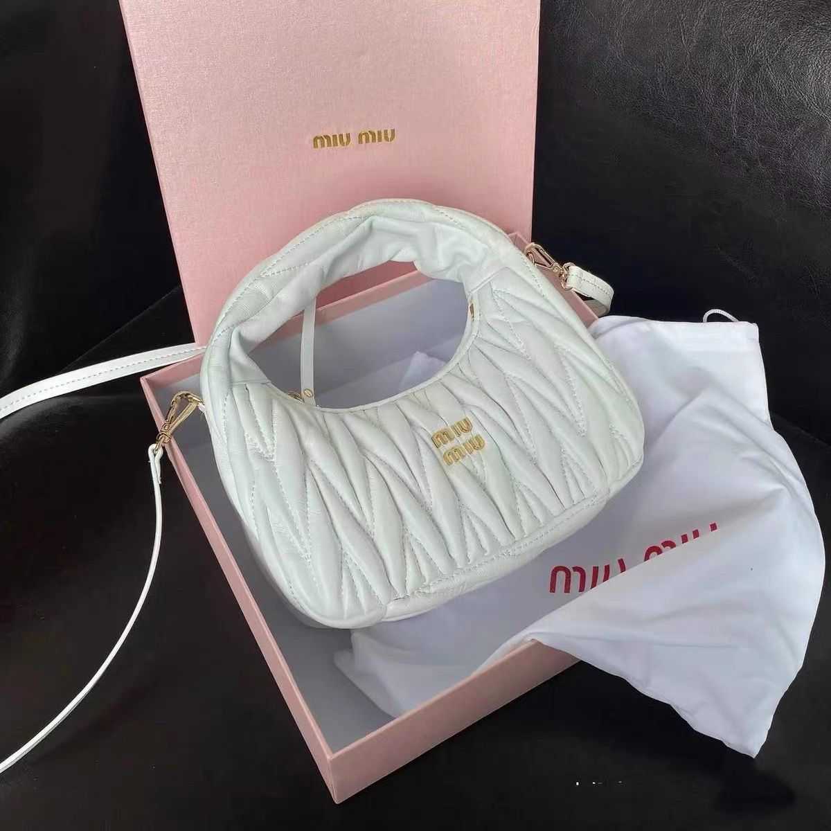 

Shoulder Bags Designer Fashion MM Handbags Wrist New Sheepskin Fold Bag Fashionable Portable One Hobo T37D Young Chic Satin Simple Pleated NicheMI Pin, White pink