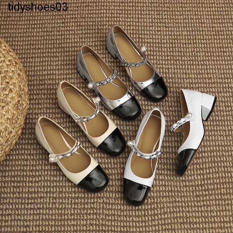 

Miu Women Designers Rois women's one line buckle chain pearl thick heel small fragrance Size 34-40, White single shoes 7419-1