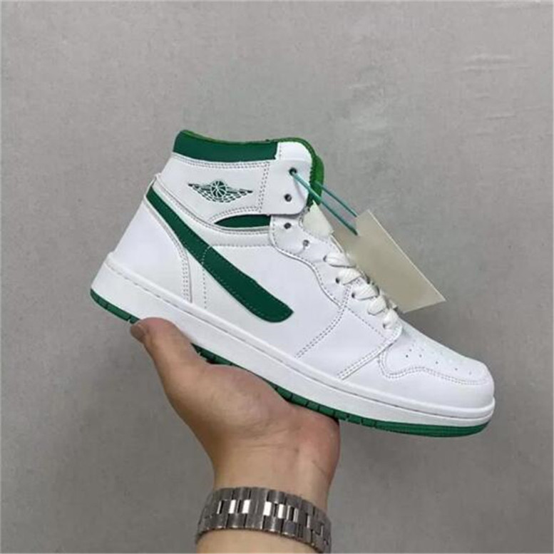 

2023 Jumpman 1 Mens Basketball Shoes 1S Women High Dark Mocha Chicago Obsidian UNC White Lucky Green Outdoor Sports Trainers Sneakers