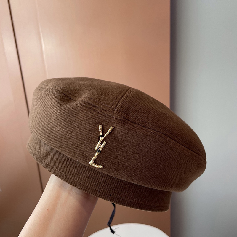 

Luxurys designers Beanies Designer Beret Womens Cashmere Hat Wool Beret Cap Outdoor Travel Warm Winter Windproof Vacation Bonnet Caps good, Cream