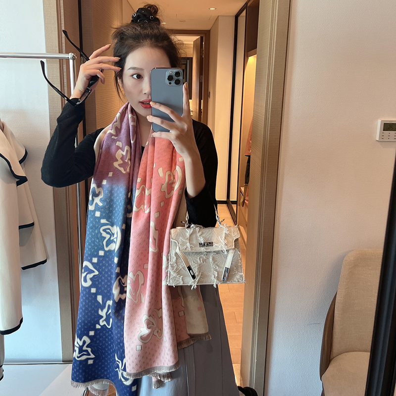 

Luxury designer scarves women scarf fashion shawl design warm and soft gift give social gathering applicable very beautiful good nice