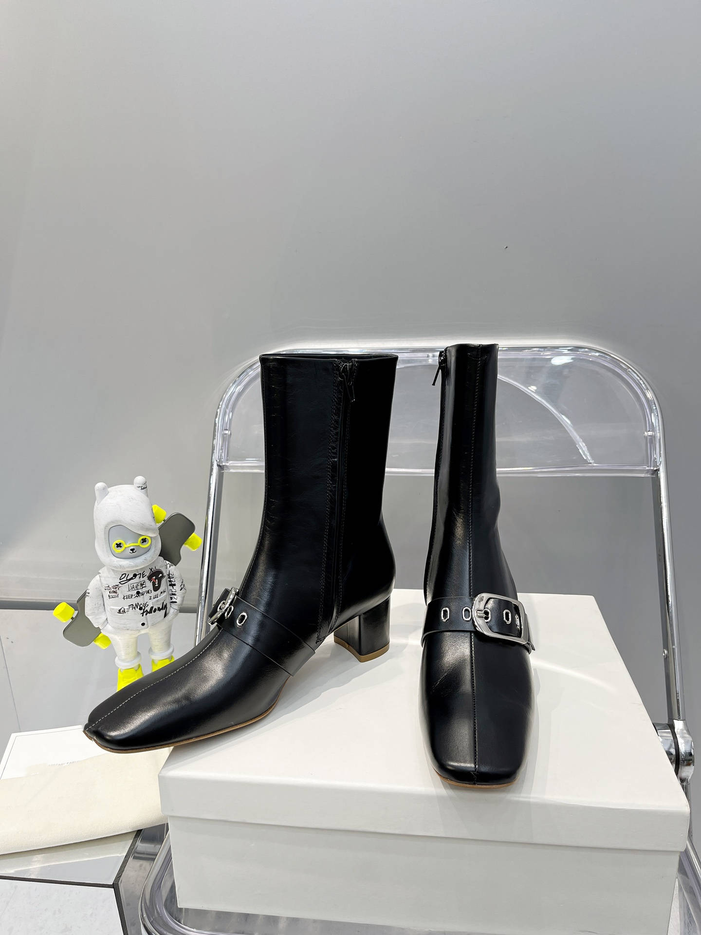 

Belt buckle square head thick heel thin boots French wax leather high heel short 5.5CM and ankle zipper Martin, As pic 2