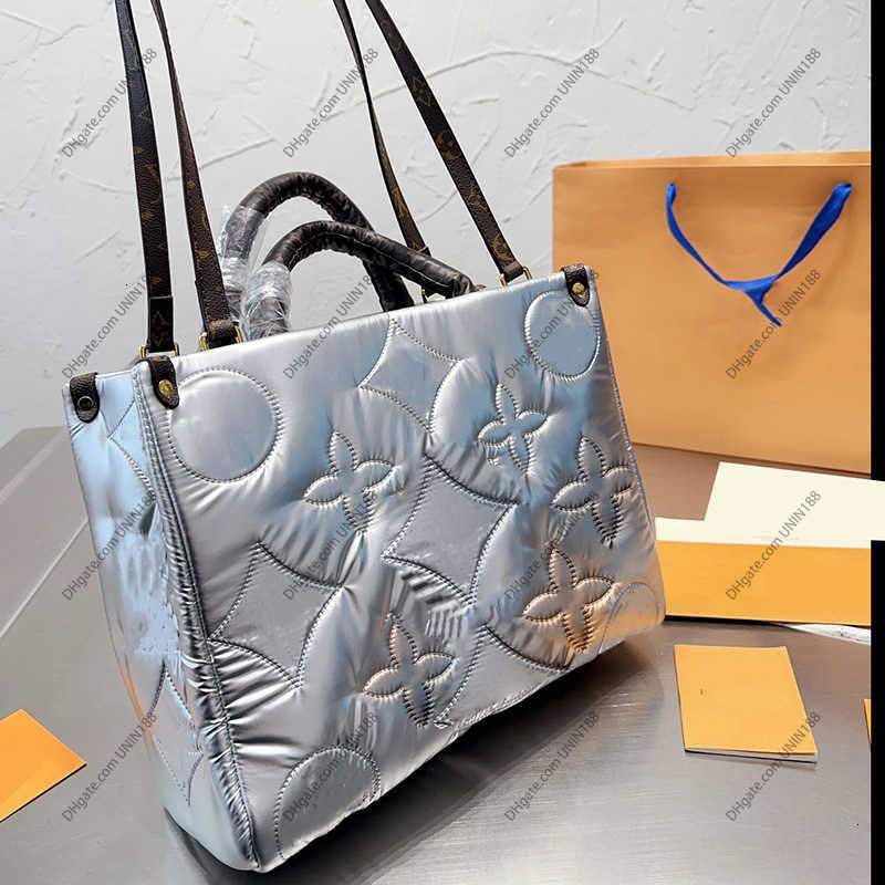 

MM 22Fw Shouder Women Handbags Luxurys Bags Designers onthego Puffer Quilted Totes Bag Crossbody Ladies Handbag Side Embossed Flowers, Silver