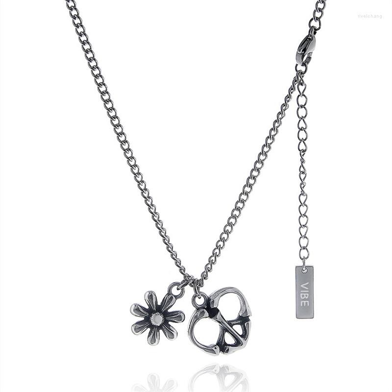 

Pendant Necklaces Japanese Tide Tooling Retro Multi-Pendant Necklace Ancient Silver Hip-Hop Street All-Match Original Design Sweater Chain
