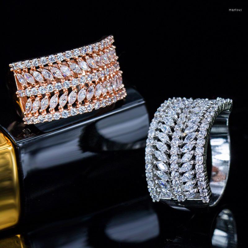 

Cluster Rings GEM03 Fashion Luxury Trend Wind Ring For Woman Half Circle Super Flash Crystal Stone Women Jewelry