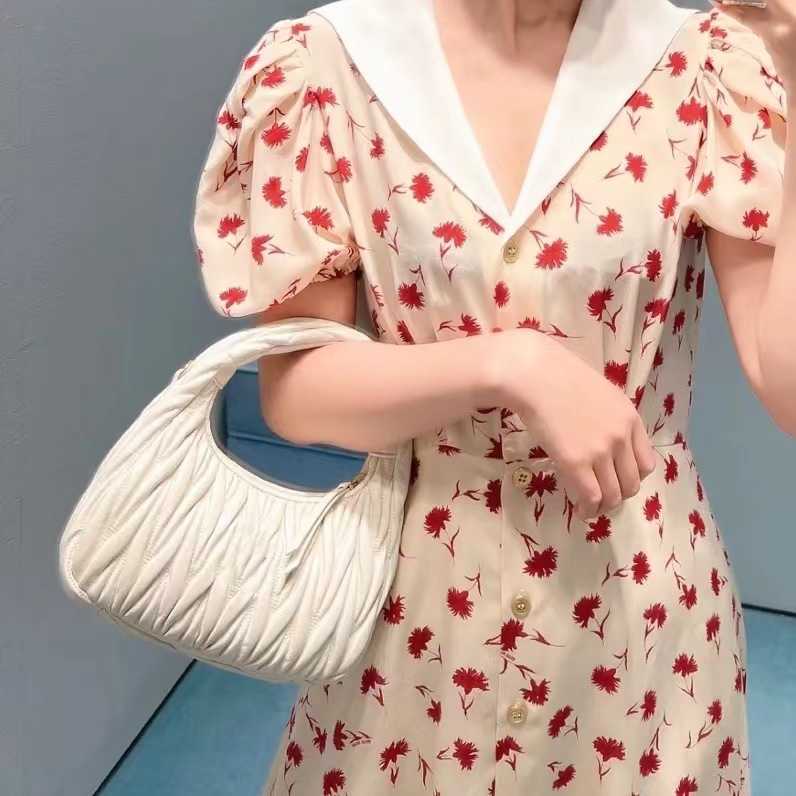 

Shoulder Bags Designer Fashion MM Handbags Wrist New Wander Lambskin Pleated Hobo Middle Ancient Underarm Portable Single Women's Cross Crescent FFOC, White