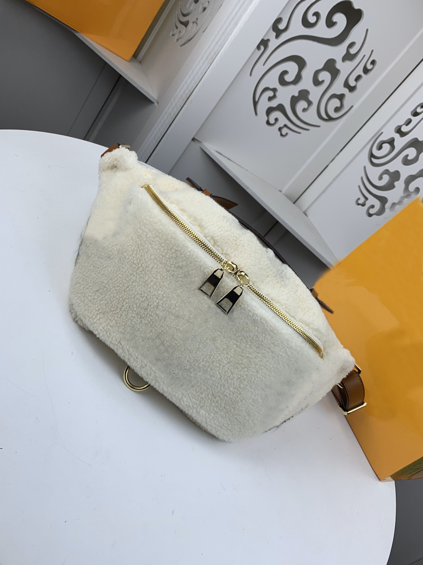 

2022 Designer Crossbody Bag Latest stlye Famous Bubbag Straddle Fashion One Shoulder Women's Plush Sports Waist Bag AAA M55425, 55425#brown