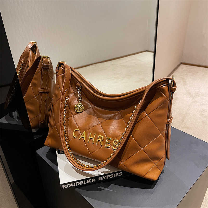 

Cheap Store 90% Off Wholesale embroidery Diamond Lattice Chain One Shoulder Tote Autumn 2023 New Western-style Large Capacity Commuter Bag, Black