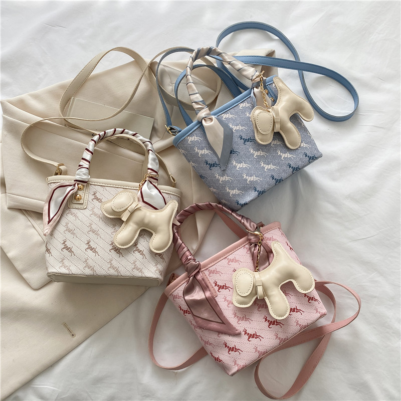 

Women handbags Large-capacity Fashion Chain Bag Female One-shoulder Messenger Tote Commuter bag, 01