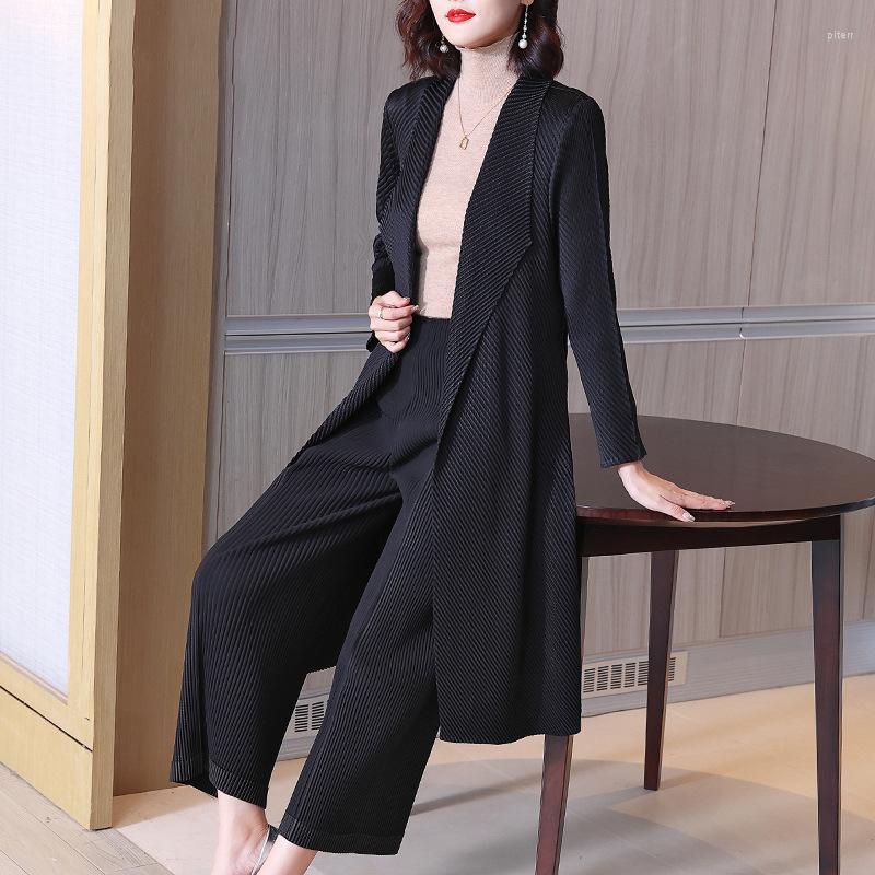 

Women's Trench Coats High End Windbreaker Coat Women's 2022 Mother's Dress Age Reducing Casual Pleated Large Medium Long, Black