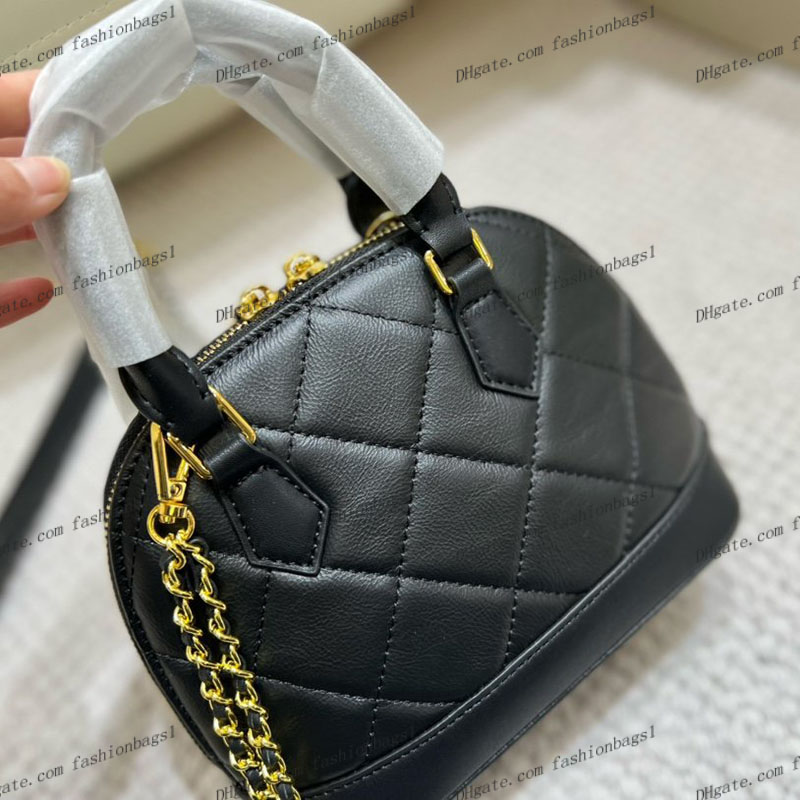 

Retro Women Luxury Designer Shell Tote Bag Matelasse Chain Leather Quilted Mini Versatile Classic Flap Crossbody Fashion Key Pouch Coin Purse Portable Clutch 18CM, Black