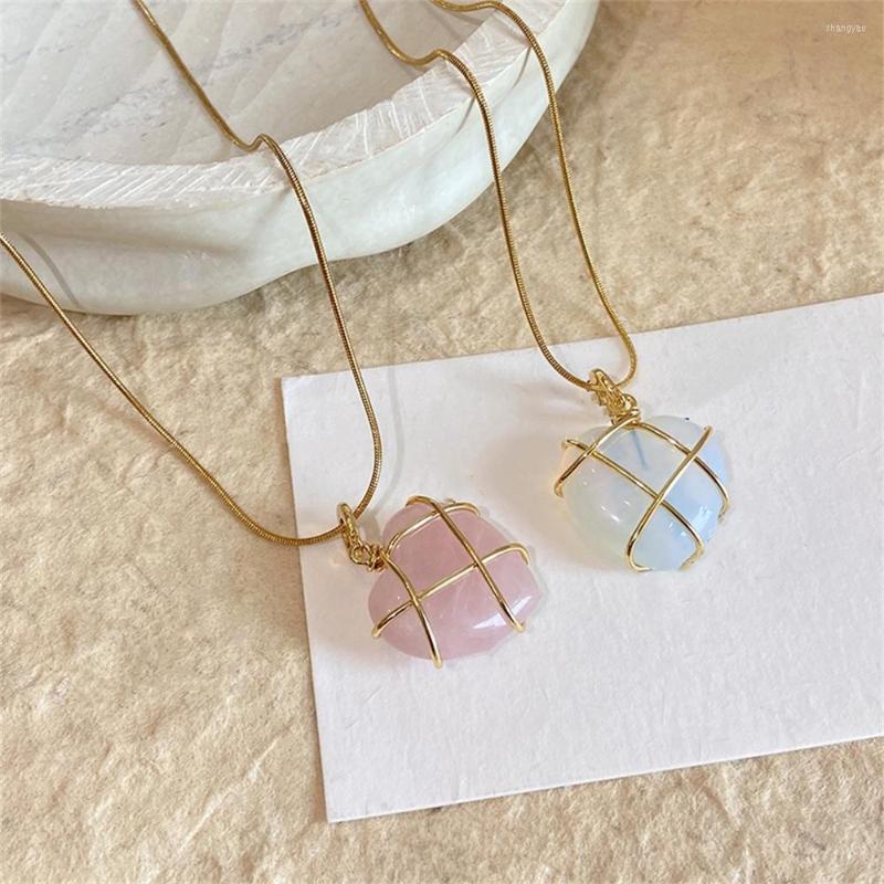 

Pendant Necklaces Fashion Girls Heart Opal Necklace Diamond Castle For Women Rose Quartz Choker Bride Jewelry Accessories Gift