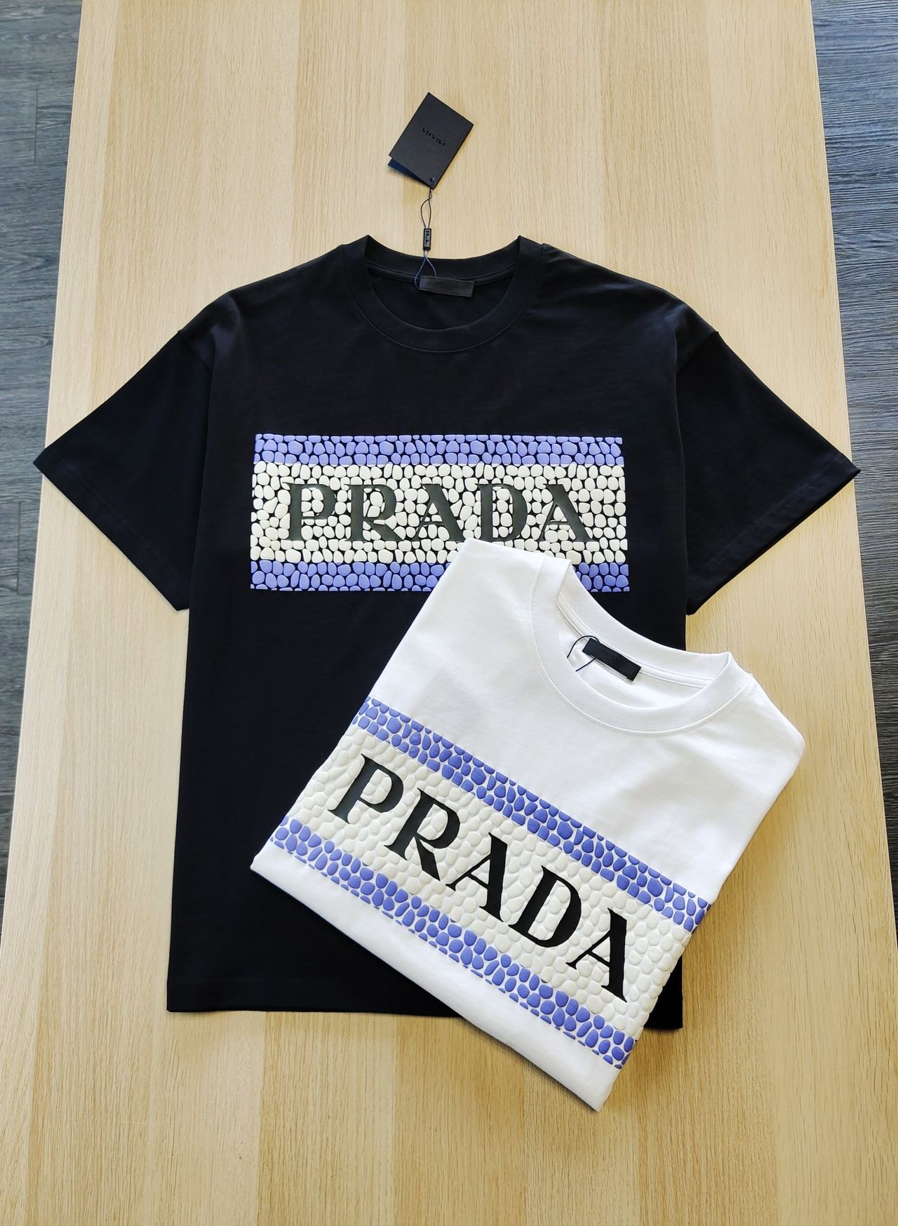 

Mens Stylist T Shirt Men Clothing Fashion Tshirt Womens Short Sleeve Luxurys Designers Clothes Lady Casual Tee High Quality Top prada