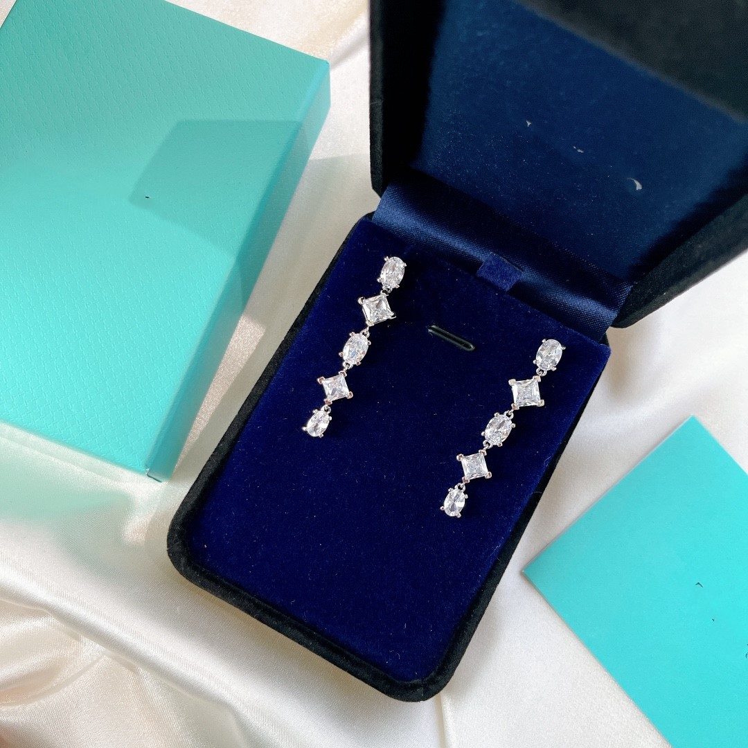 

Luxury Brand Designer Dangle Earrings Top Shinning Square Zircon Chain Charm Silver Needle Drop For Women Jewelry With Box Wedding Brides Party Gift