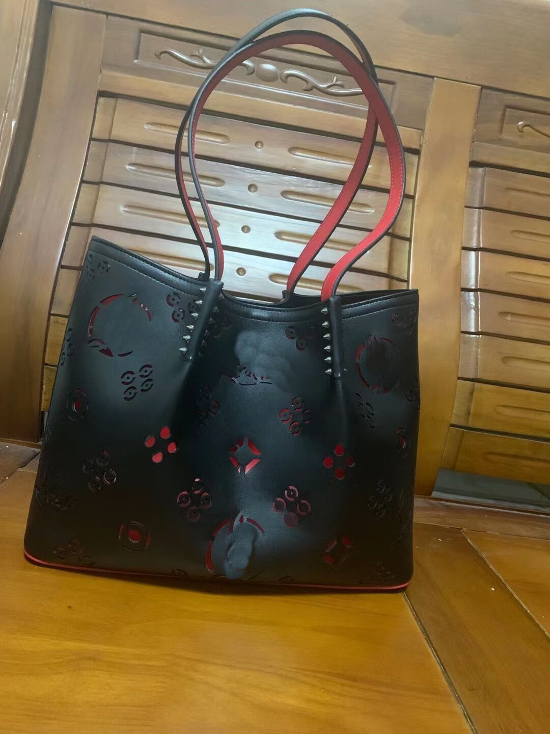 

Designer Bag Fashion cabata designer totes rivet genuine leather Red Bottom Handbag composite handbags famous purse shopping bags Black White backpacks, 23*33*17cm