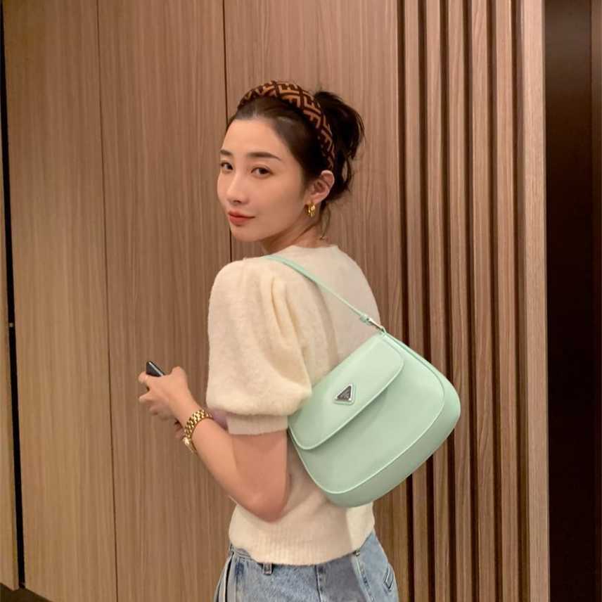 

Handbag French style saddle new women's small one shoulder portable fashion commuting armpit bag, White pre-sale;about 5.5