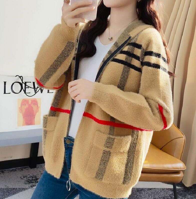 

Luxury Women's Classic Plaid Stripe Knitted Cardigan Sweaters Casual Long Sleeves Faux Mink Coat Hooded Jacket with Zipper, White