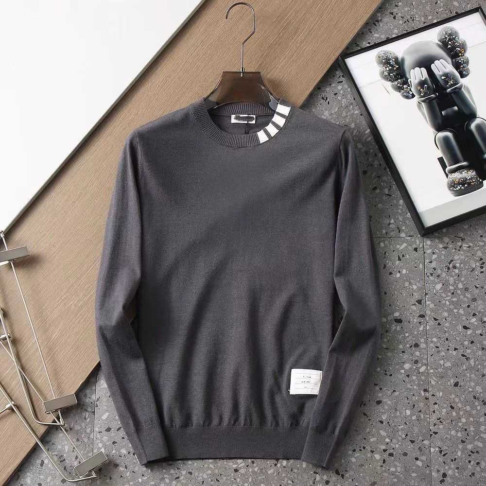 

Luxury Brand Hoodies Thoms Brownn Pullover Tb New Four Clause Stripe Neck Sweater Men's Autumn and Winter Versatile Long Sleeve Cashmere Knitwear Fashion, Gray