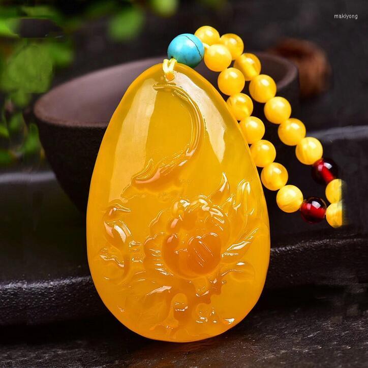 

Pendant Necklaces 37mm Chicken Oil Yellow Beeswax Men And Women Necklace