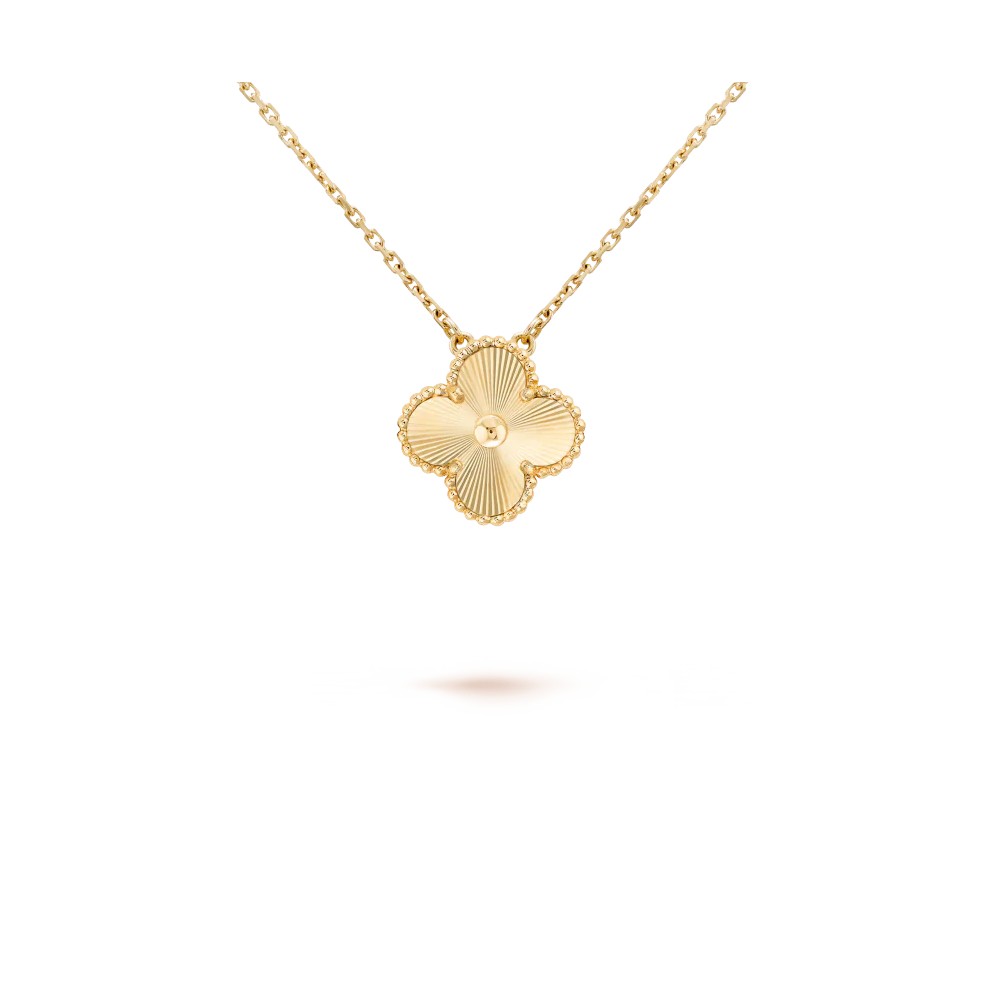 

Four-leaf clover gold necklace women's pendant carved laser pattern Christmas gift jewelry black five nets a shopping box