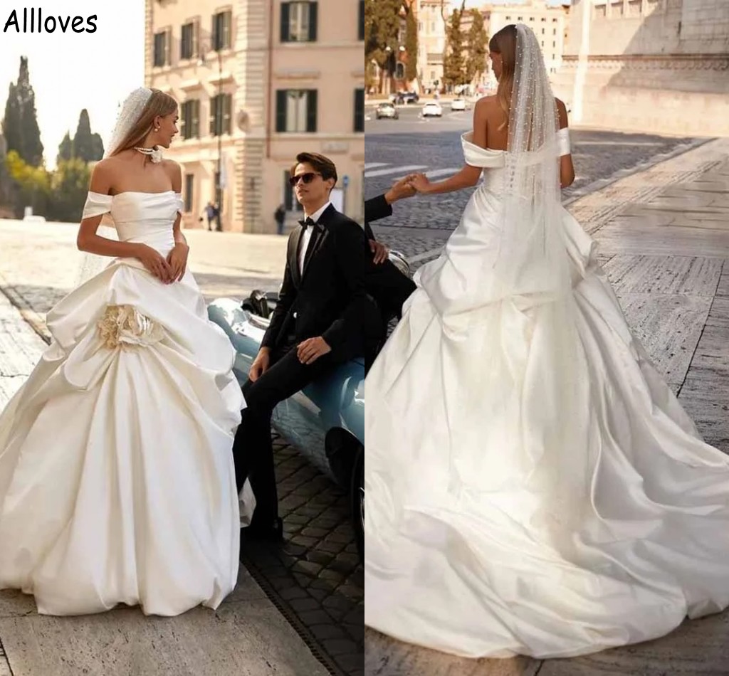 

Retro Ivory Satin Ball Gown Wedding Dresses For Bride Sexy Off The Shoulder Ruched Boho Garden Bridal Gowns Corset Back Sweep Train Plus Size Vestidos De Novia CL1444, Brown