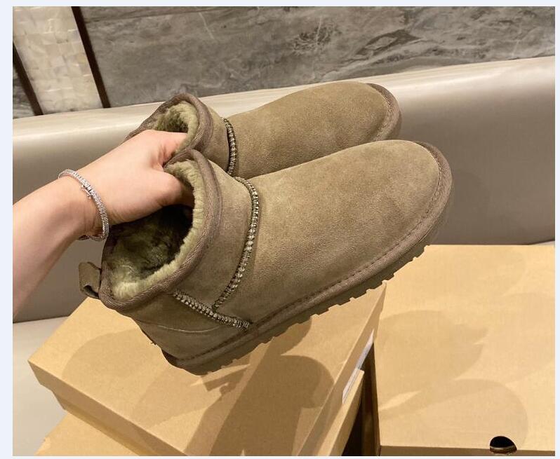 

Designer Snow Boots For Woman U5854 Classic Short Mini Leather Winter Boot Flat Mules Warm Plush Fur Booties Australia Antelope brown ju, Reindeer/ brown