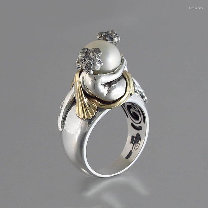

Wedding Rings Retro Tow Tone Elegant Lady Holding Pearls For Women Fashion Jewelry Romantic Engagement Party Gift Ring